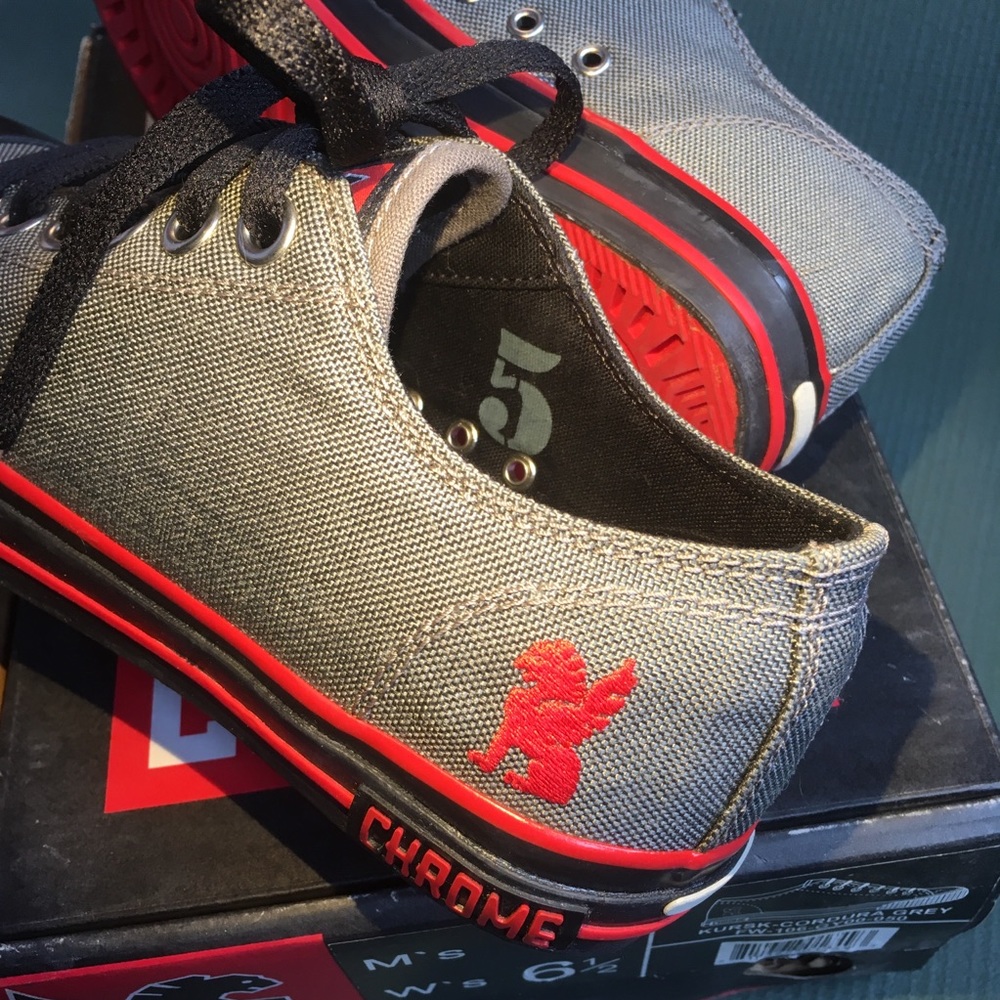 W’s: 6.5, M’s: 5 •Chrome Industries• Kursk-Cordura Grey Red Sole Cycling Sneaks - Picture 5 of 10